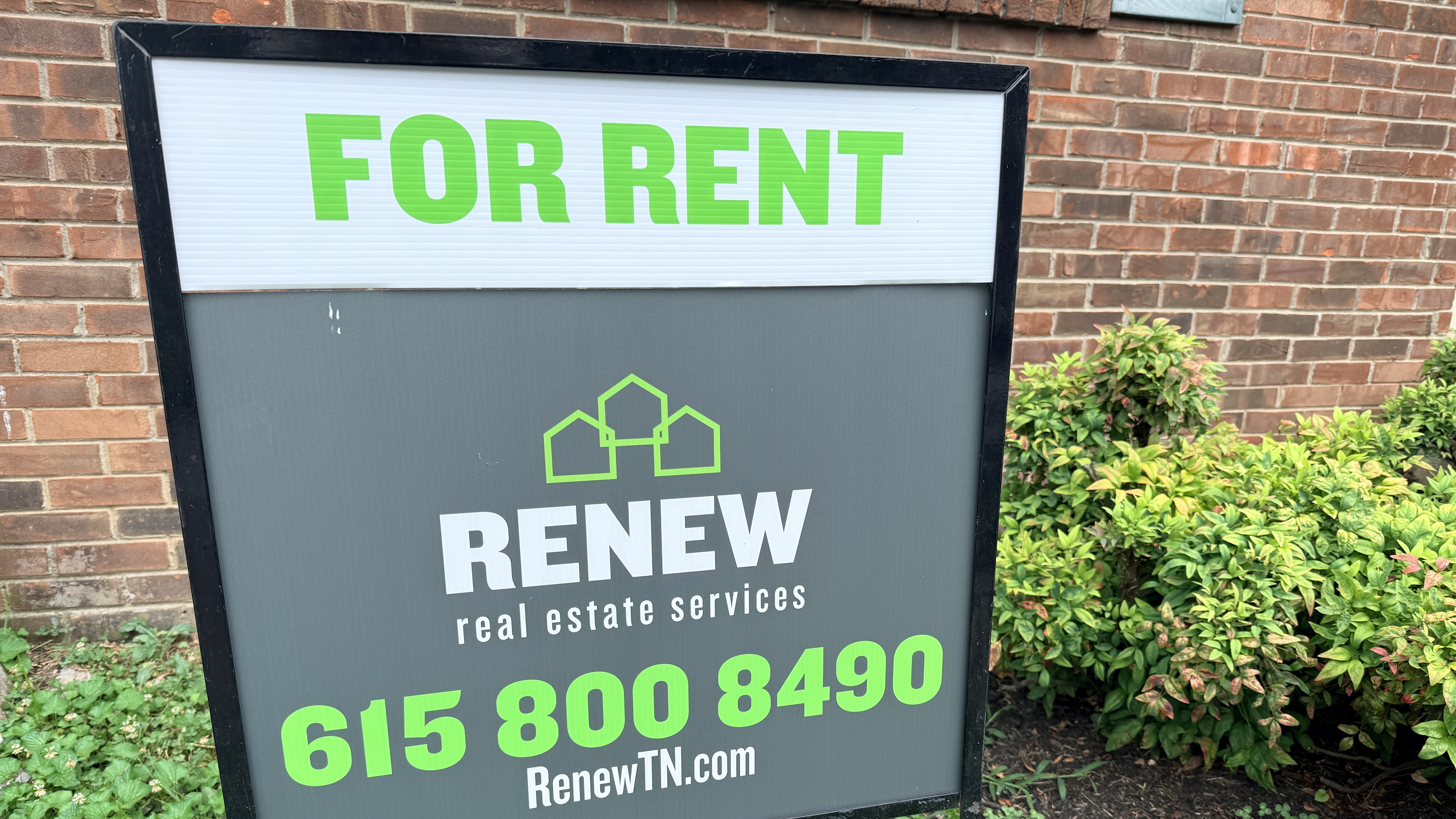 For Rent Signs: Why RENEW Real Estate Services Still Places Signs at Vacant Properties